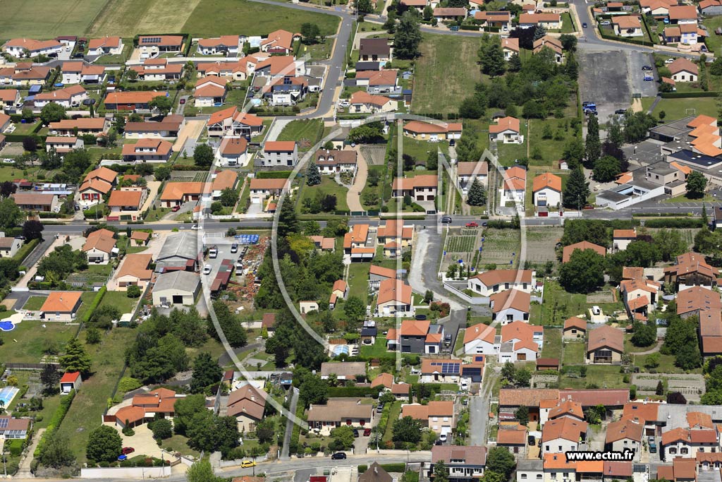 Photo arienne de Saint-Bonnet-prs-Riom