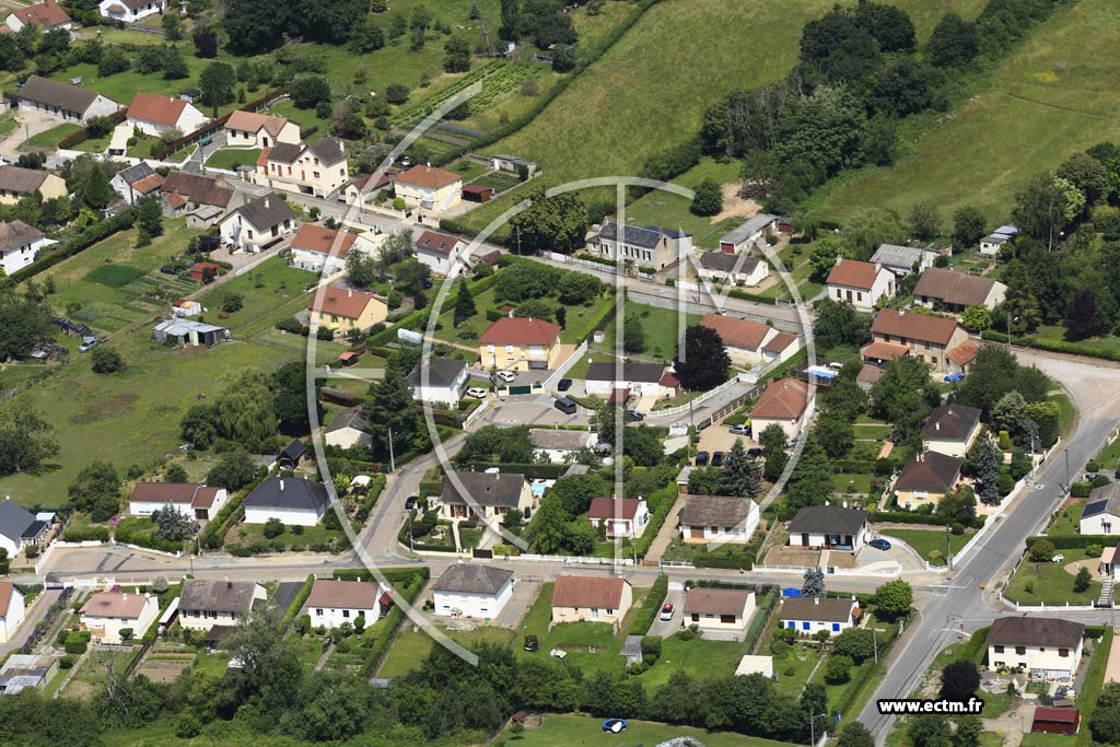 Photo arienne de Saint-Lger-des-Vignes (Le Village)