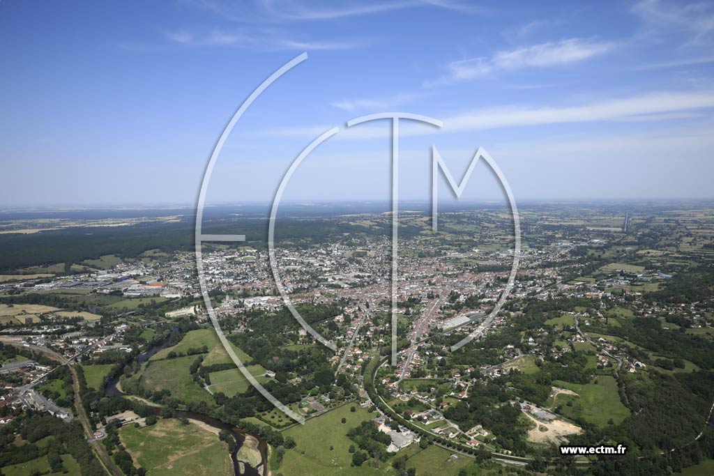 Photo arienne de Saint-Amand-Montrond