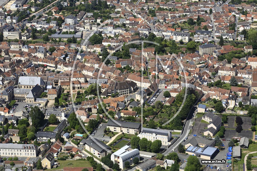 Photo arienne de Saint-Amand-Montrond