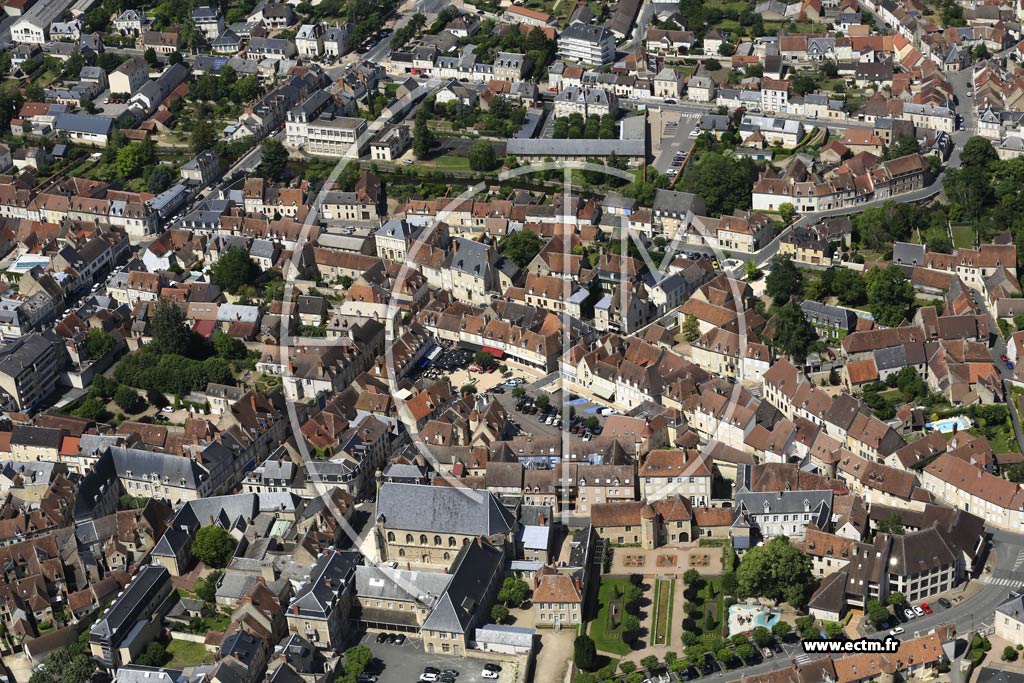 Photo arienne de Saint-Amand-Montrond