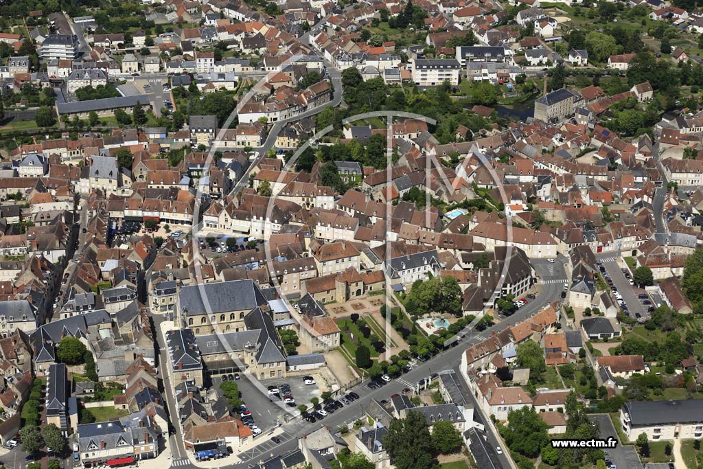 Photo arienne de Saint-Amand-Montrond