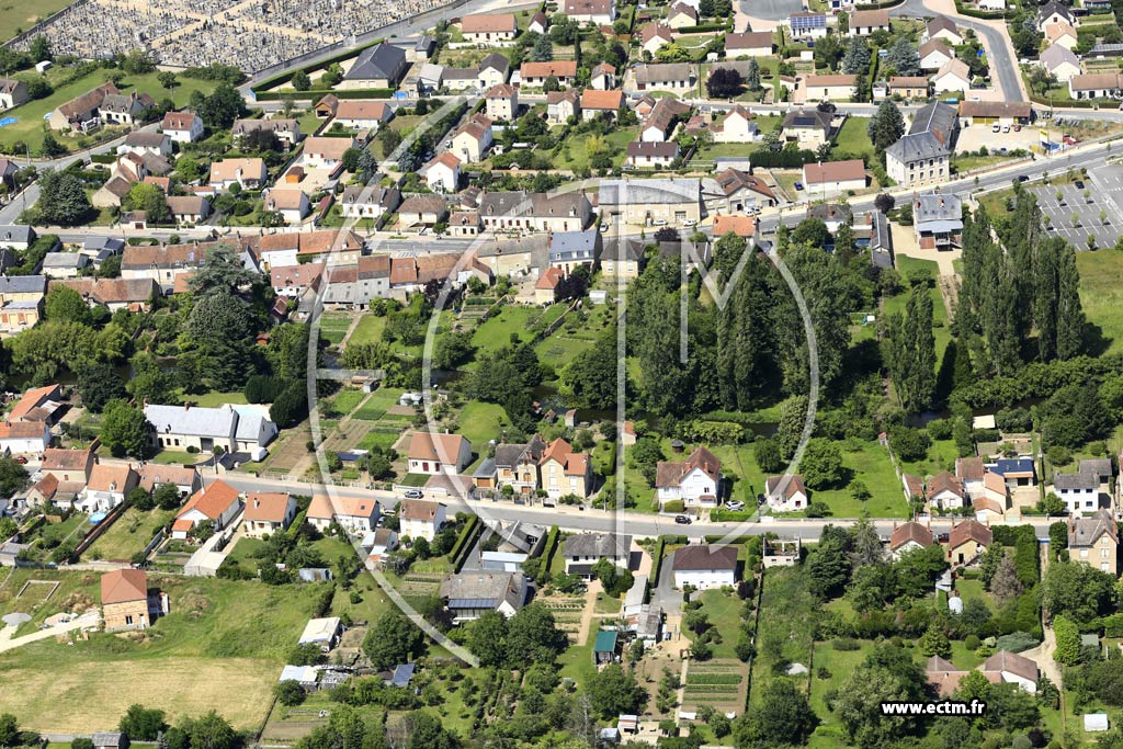 Photo arienne de Saint-Amand-Montrond (La Ravoie)