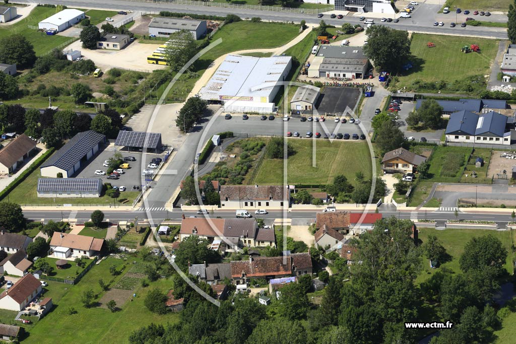Photo arienne de Saint-Amand-Montrond (Les Bourgeois)