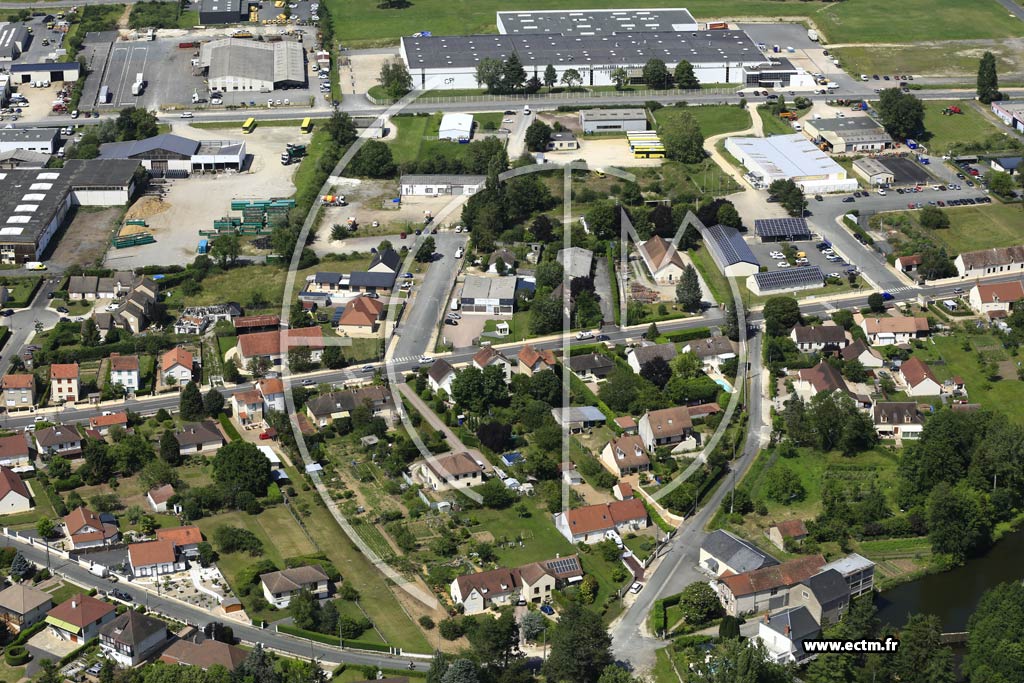 Photo arienne de Saint-Amand-Montrond (Les Bourgeois)