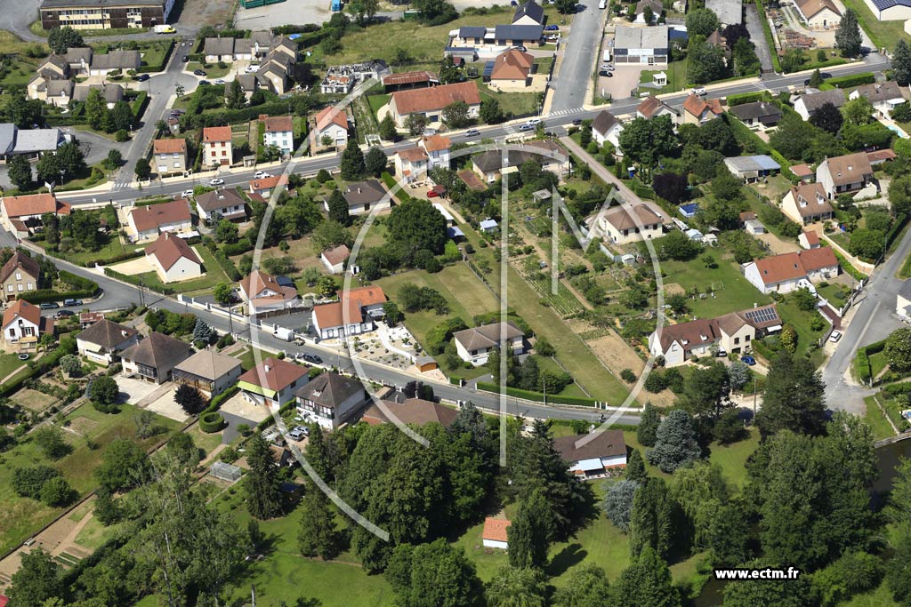 Photo arienne de Saint-Amand-Montrond (Les Bourgeois)