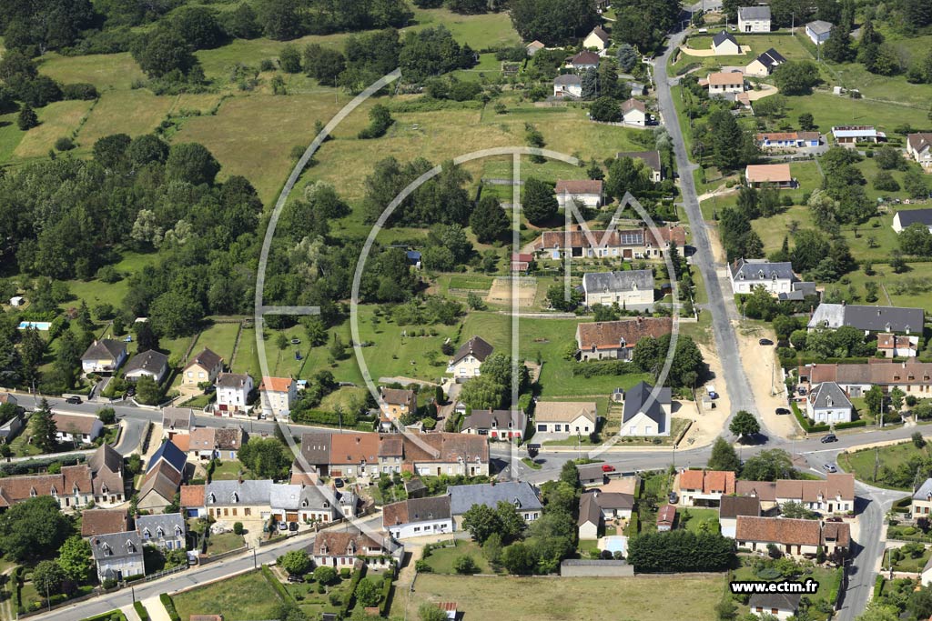 Photo arienne de Saint-Amand-Montrond (Les Grands Villages)