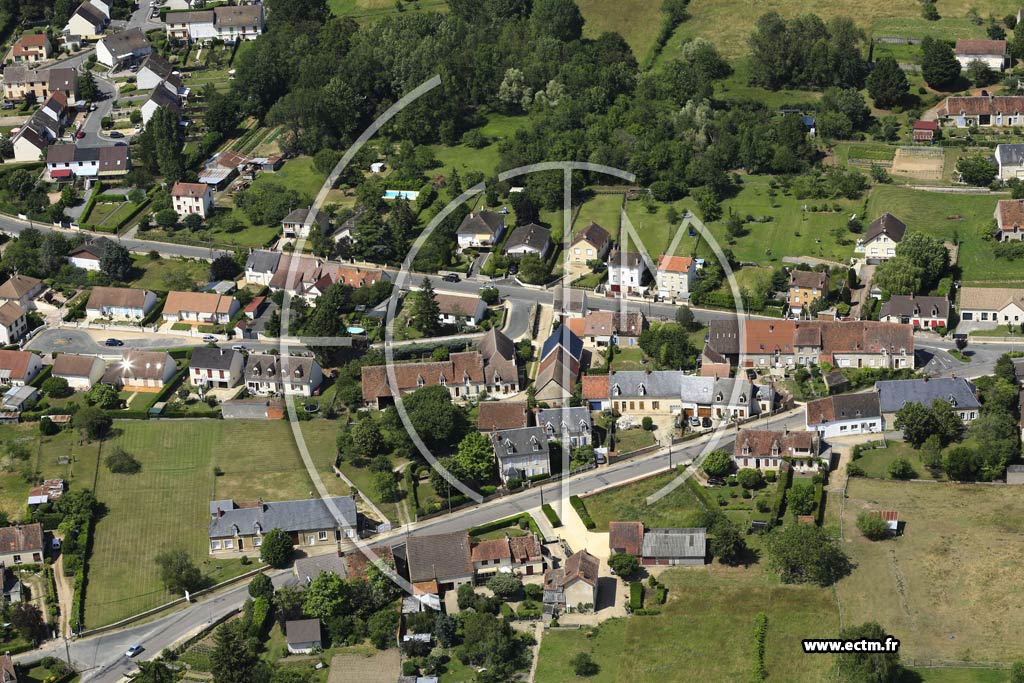 Photo arienne de Saint-Amand-Montrond (Les Grands Villages)