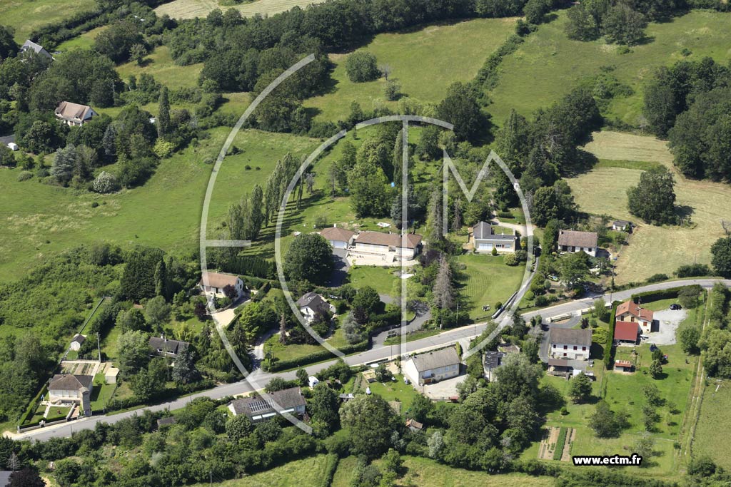 Photo arienne de Saint-Amand-Montrond (Les Grands Villages)