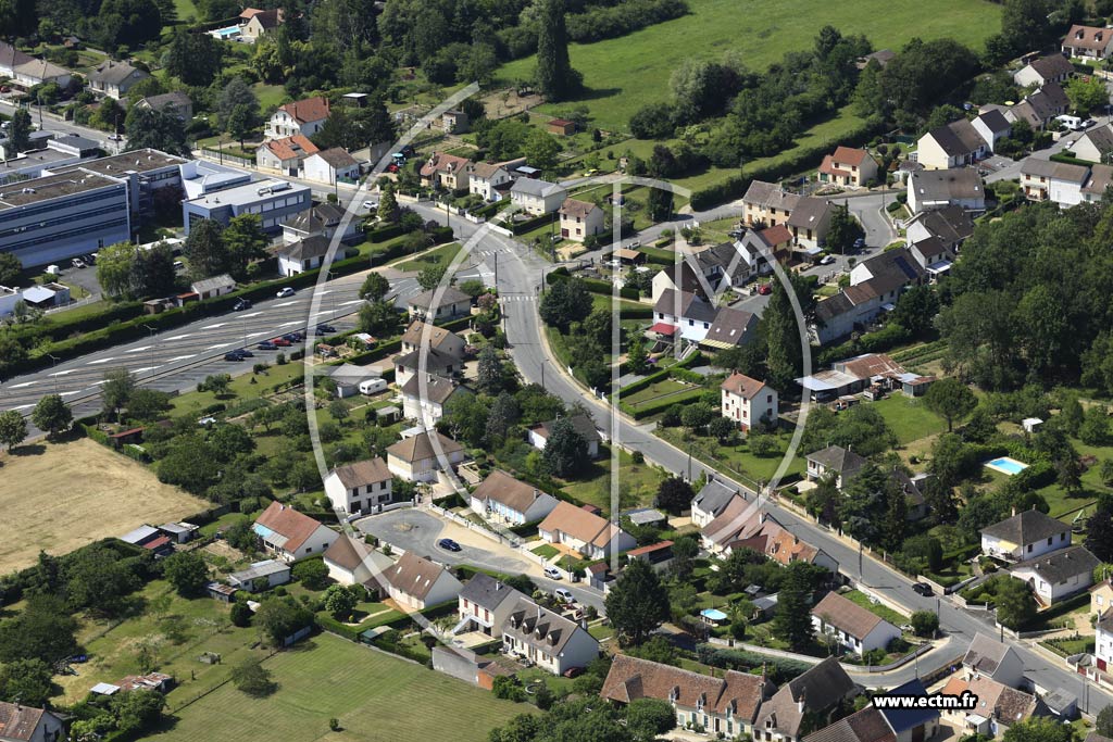 Photo arienne de Saint-Amand-Montrond (Les Grands Villages)
