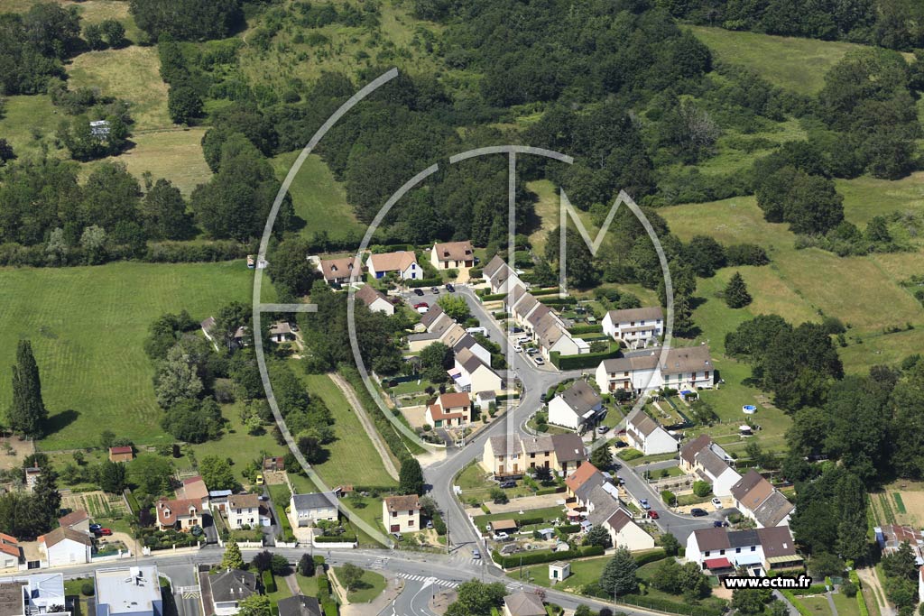 Photo arienne de Saint-Amand-Montrond (Les Grands Villages)