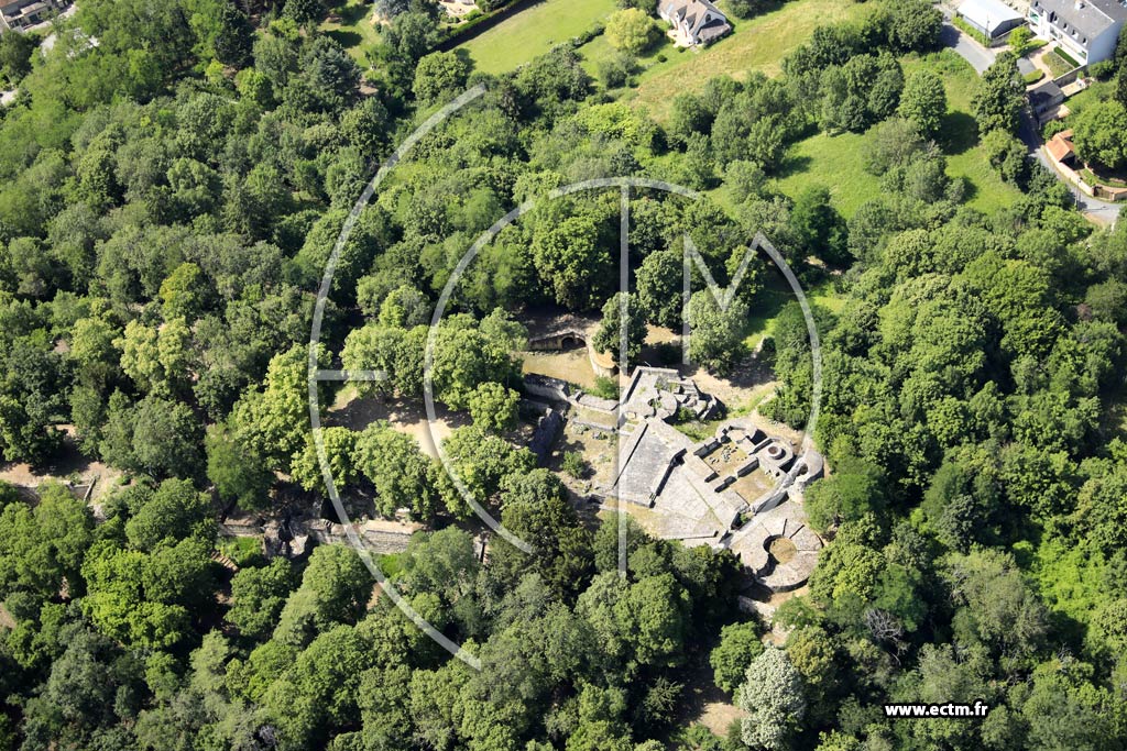 Photo arienne de Saint-Amand-Montrond (Mont Rond)