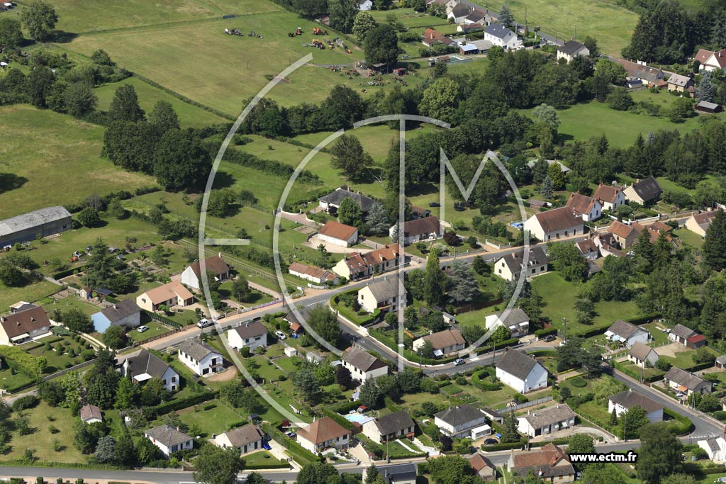 Photo arienne de Saint-Bonnet-Tronais