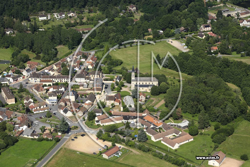 Photo arienne de Saint-Bonnet-Tronais