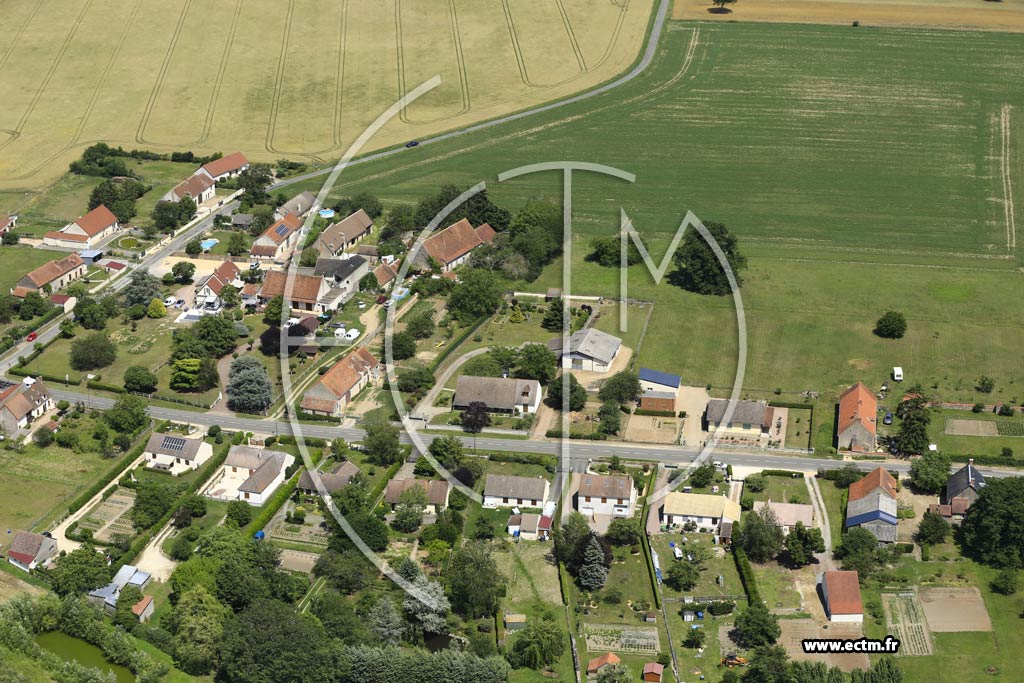 Photo arienne de Saint-Georges-de-Poisieux (Beauchezal)