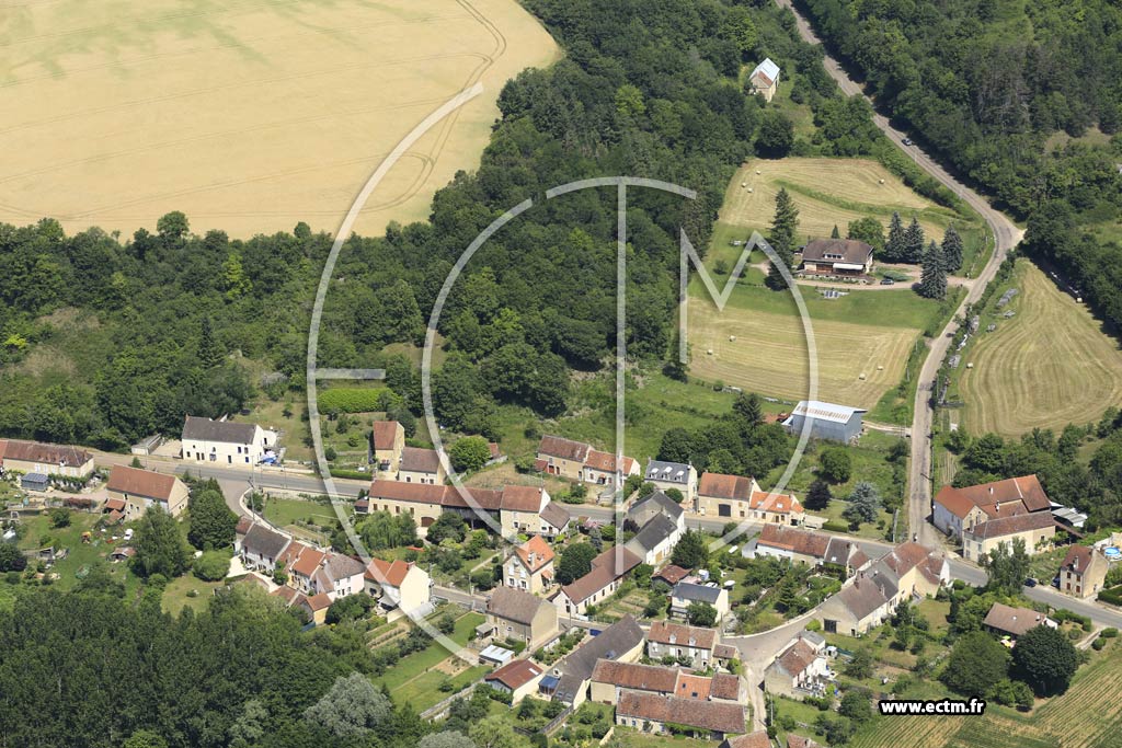 Photo arienne de Corvol-l'Orgueilleux (Les Caillons)