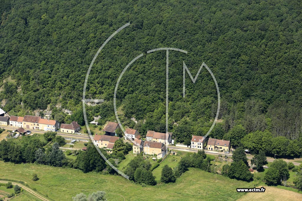 Photo arienne de Corvol-l'Orgueilleux (Sauzay)