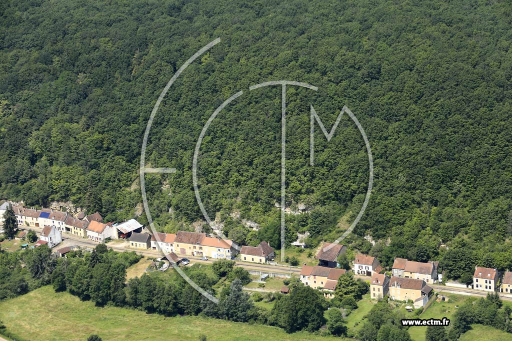 Photo arienne de Corvol-l'Orgueilleux (Sauzay)