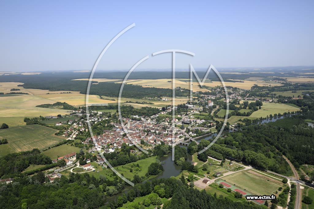 Photo arienne de Coulanges-sur-Yonne