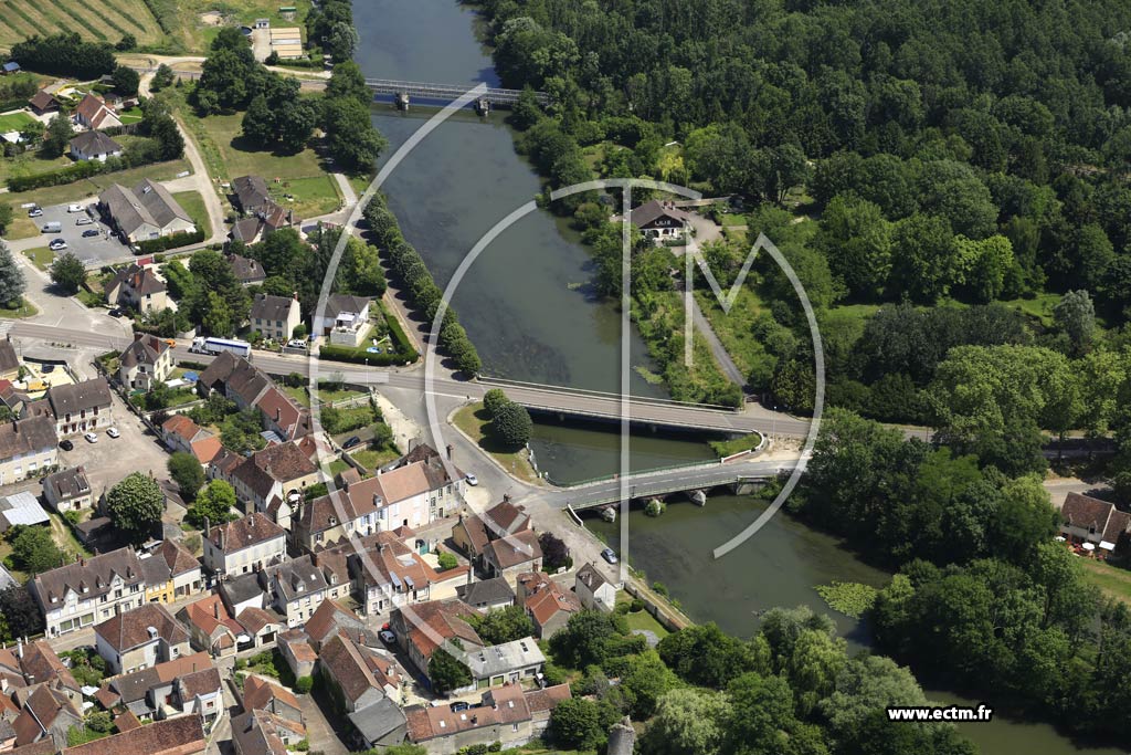 Photo arienne de Coulanges-sur-Yonne