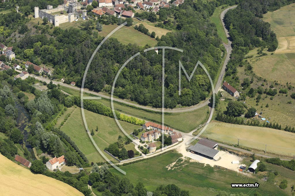Photo arienne de Druyes-les-Belles-Fontaines