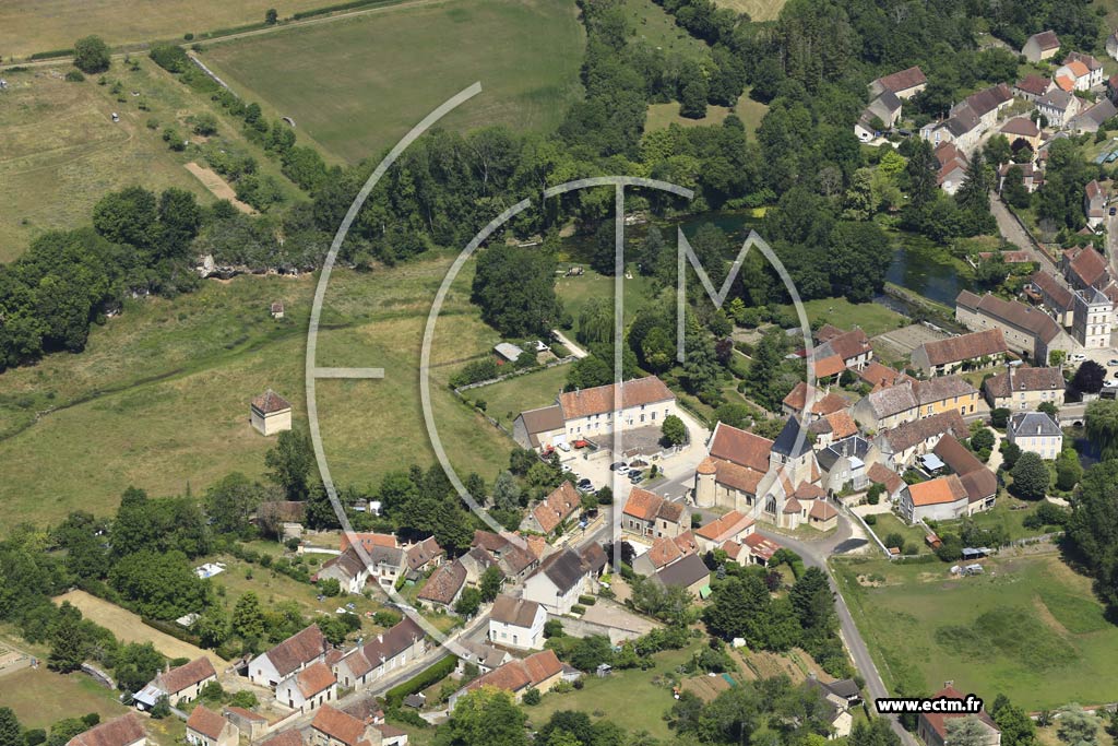 Photo arienne de Druyes-les-Belles-Fontaines