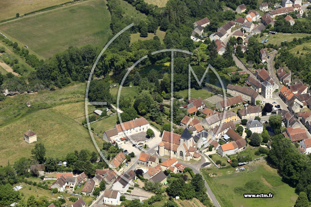 Photo arienne de Druyes-les-Belles-Fontaines