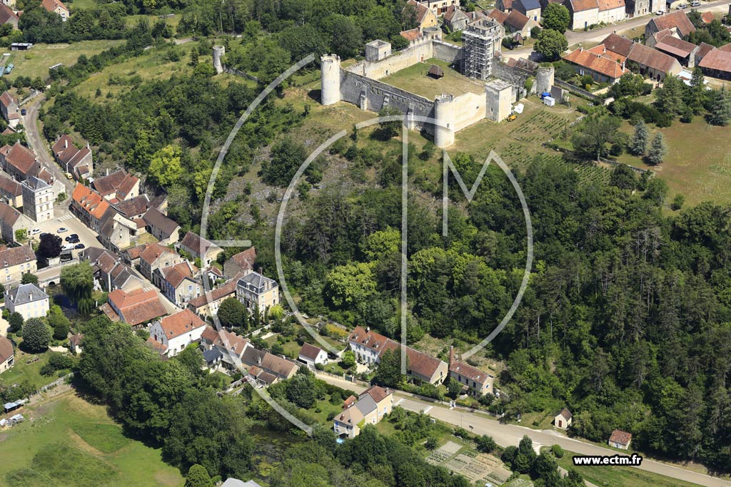 Photo arienne de Druyes-les-Belles-Fontaines