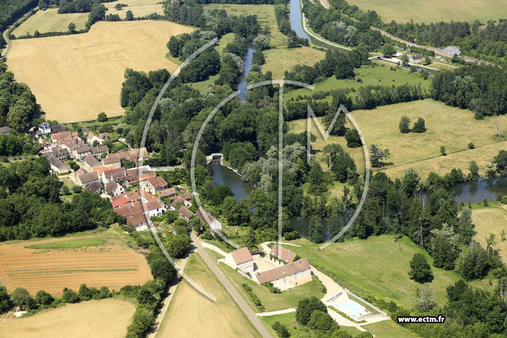 Photo arienne de Merry-sur-Yonne (Magny)