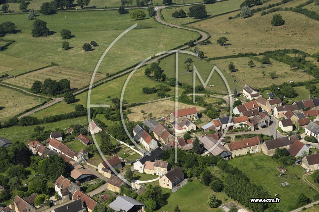 Photo arienne de Metz-le-Comte (Champagne)