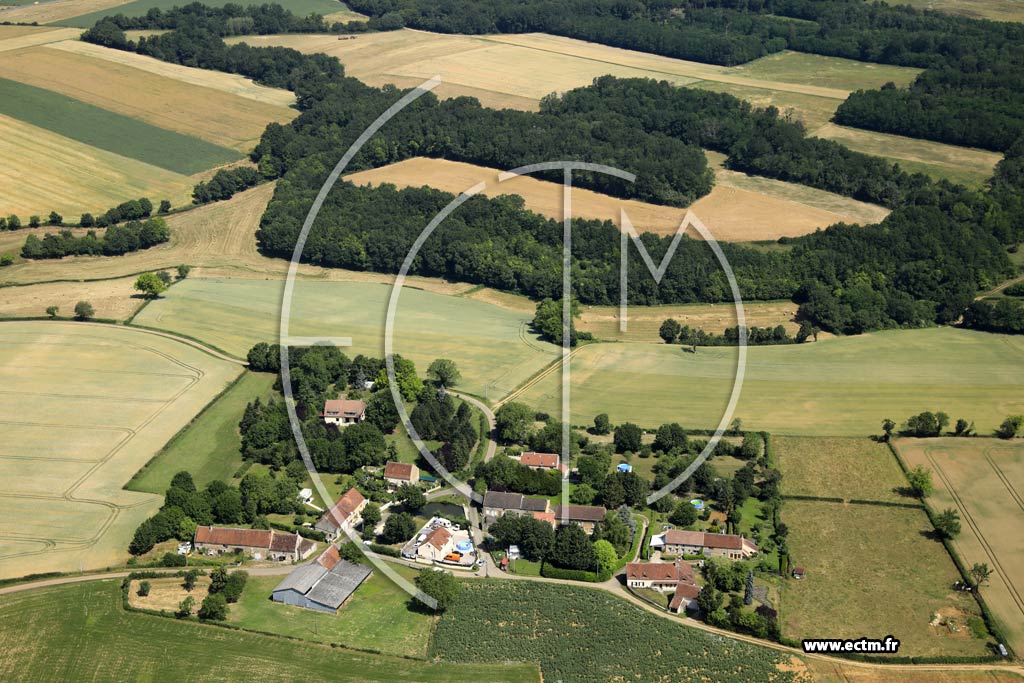 Photo arienne de Saint-Pierre-du-Mont (Le Beauchet)
