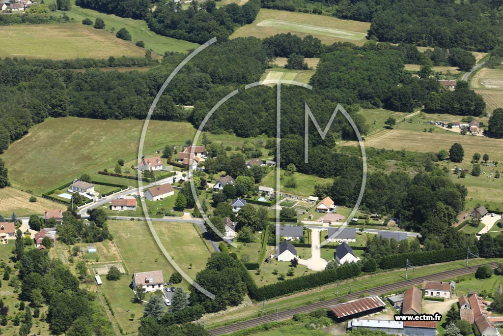 Photo arienne de Chtres-sur-Cher (Le Mauvian)