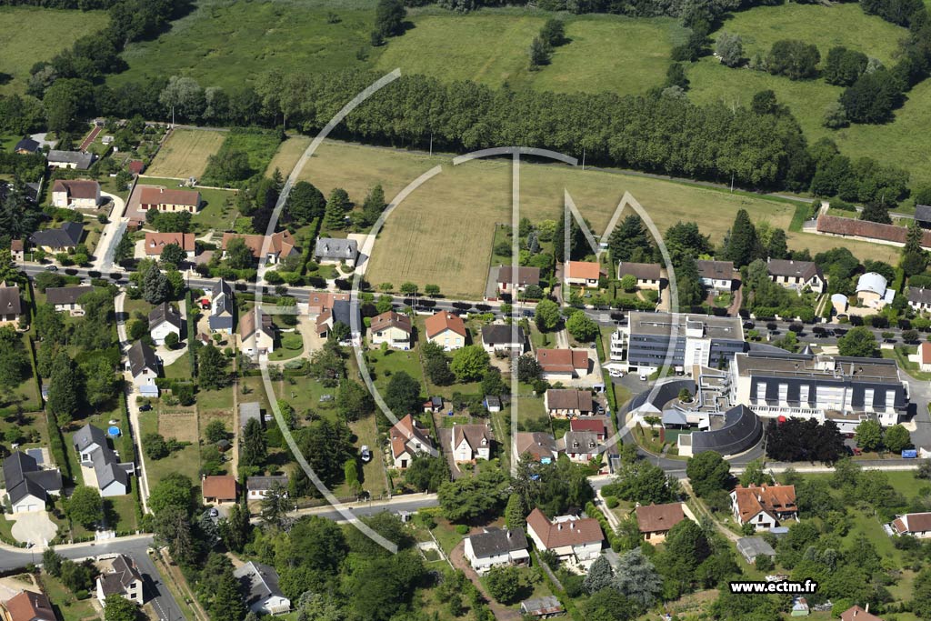 Photo arienne de Mehun-sur-Yvre (La Tour des Champs)