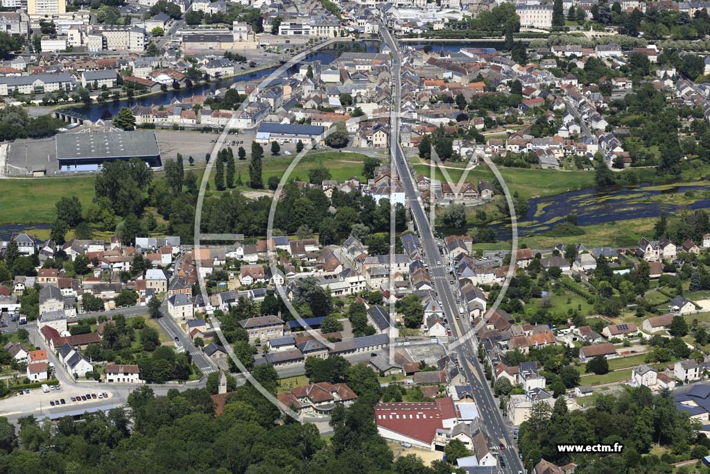 Photo arienne de Vierzon (le du Saint-Esprit)