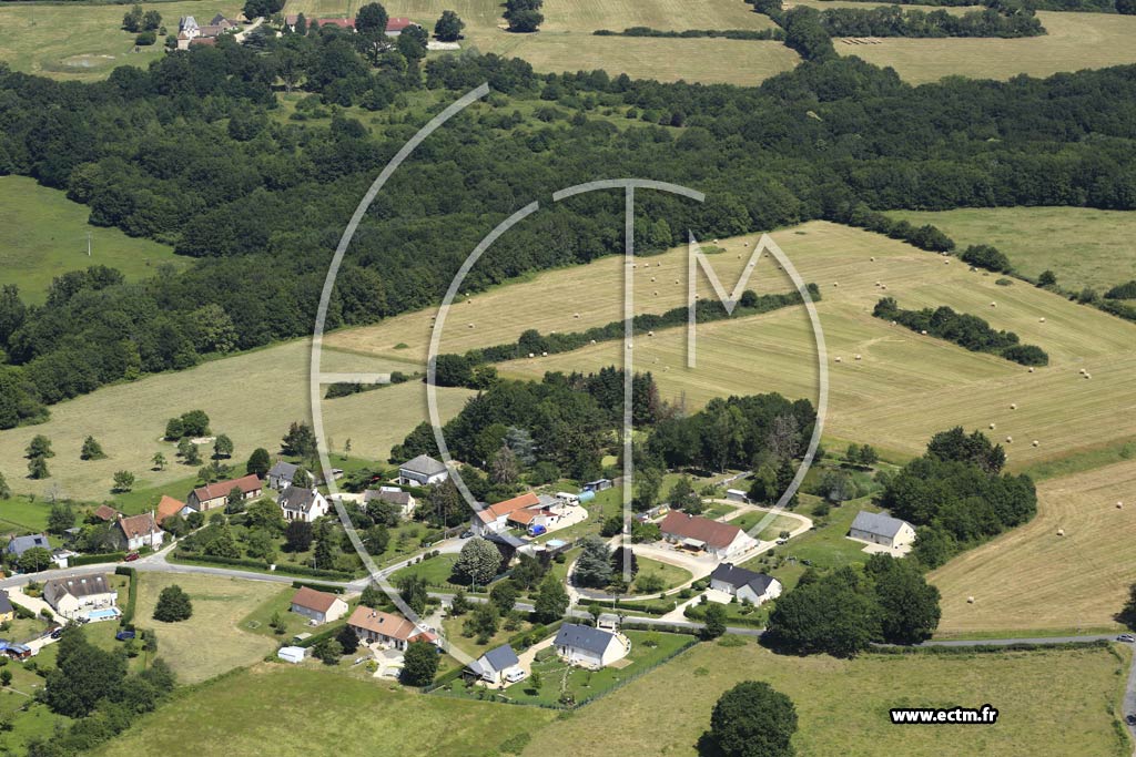 Photo arienne de Vierzon (Le Village au Piquet)