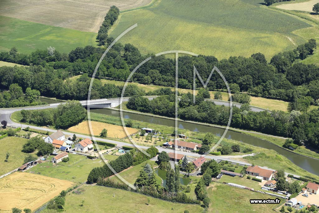 Photo arienne de Pierrefitte-sur-Loire (l'Enfer)