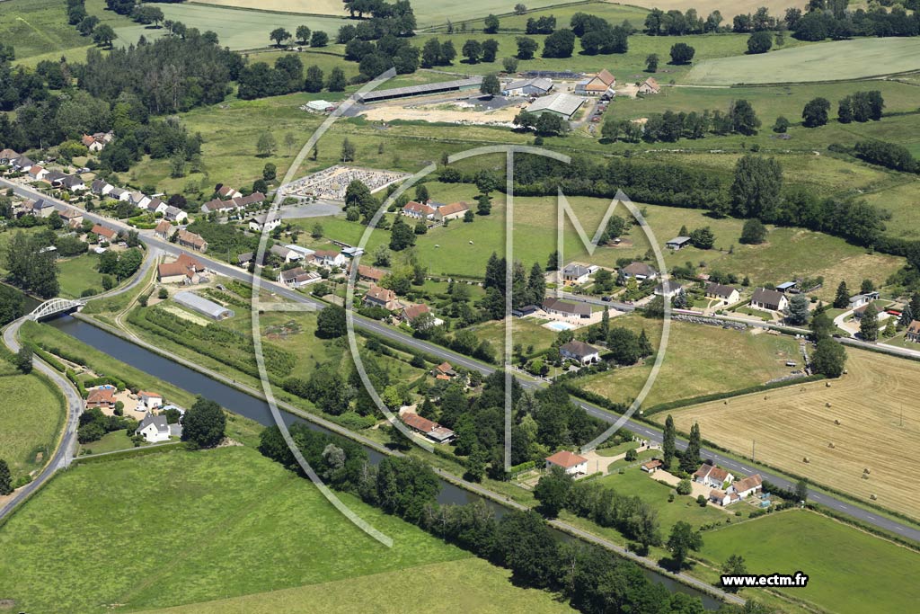 Photo arienne de Pierrefitte-sur-Loire (La Grande Croix)