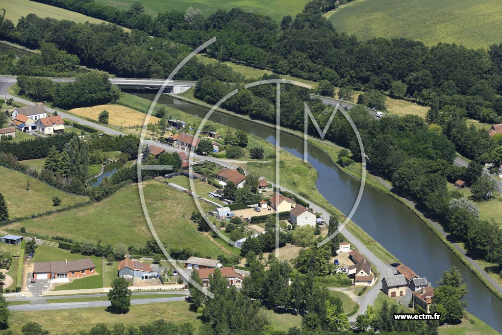 Photo arienne de Pierrefitte-sur-Loire (La Varenne)