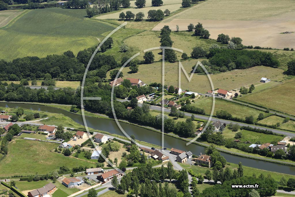 Photo arienne de Pierrefitte-sur-Loire (La Varenne)