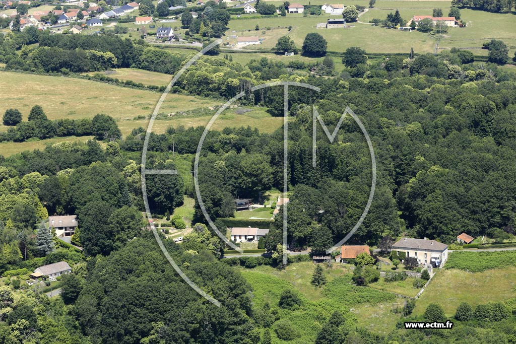 Photo arienne de Saint-Sernin-du-Bois (La Planche)
