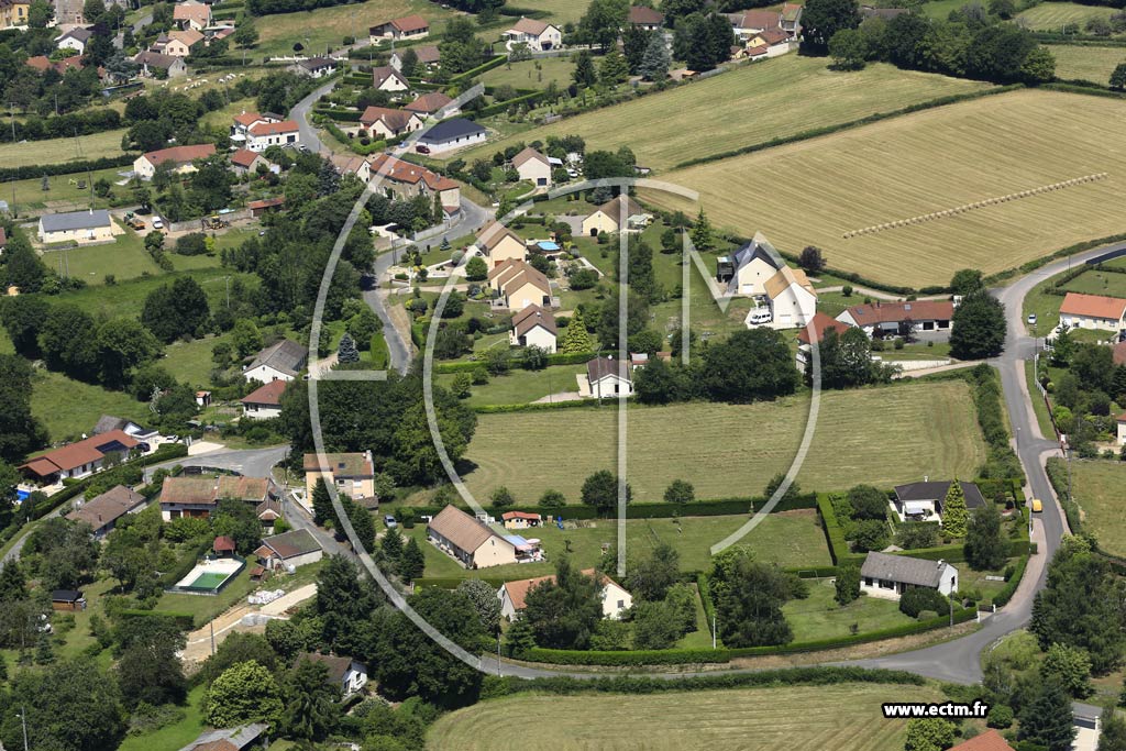 Photo arienne de Saint-Sernin-du-Bois (La Planche)
