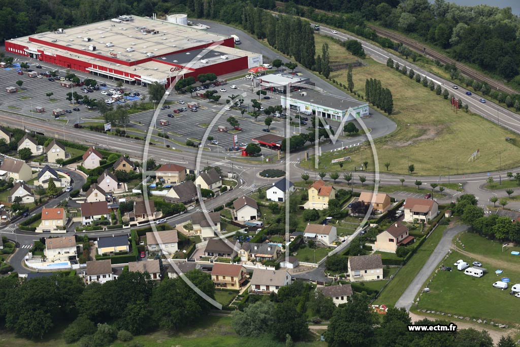 Photo arienne de Torcy (l'tang Le Duc)